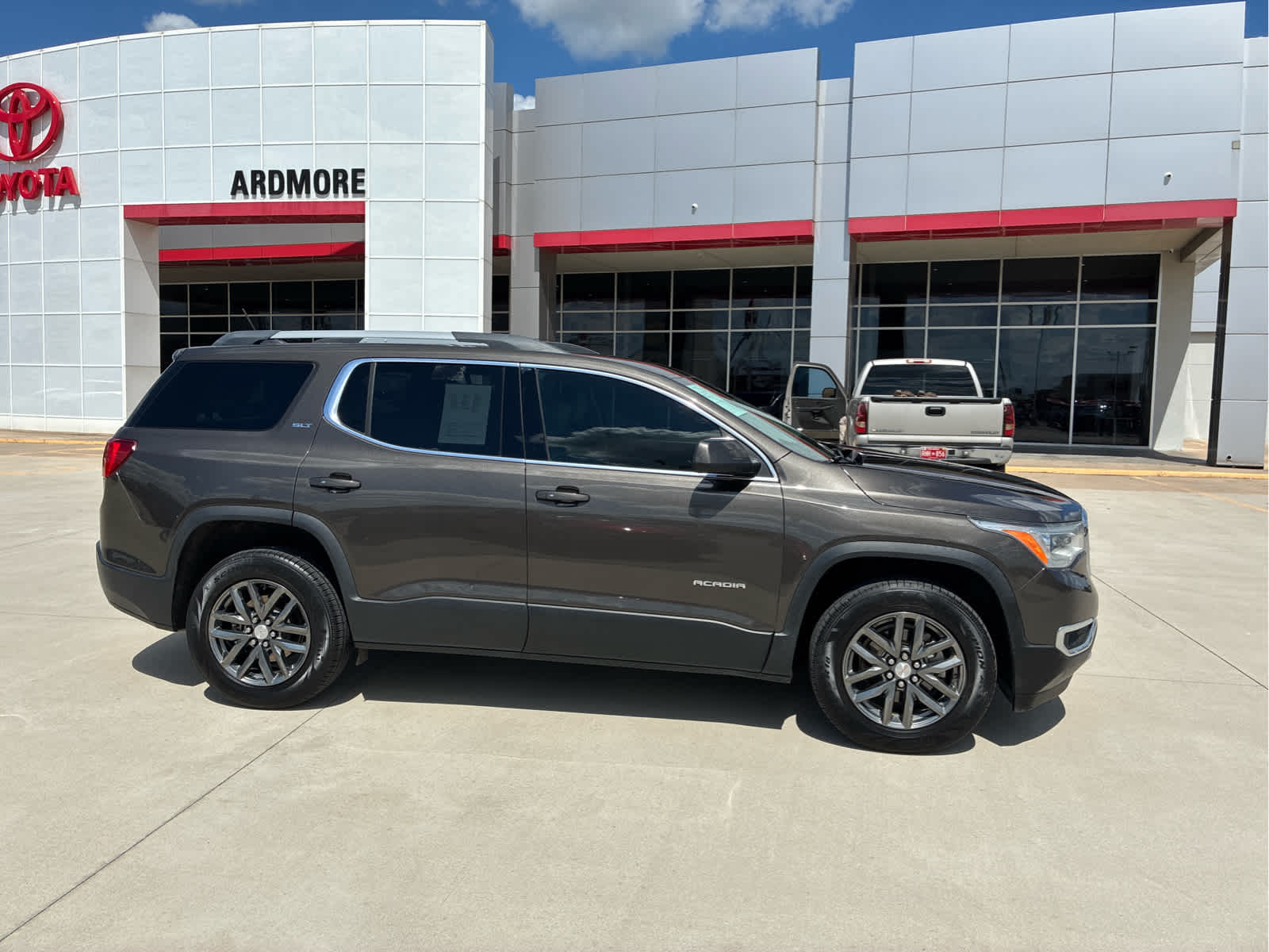 2019 GMC Acadia SLT