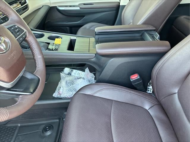 2024 Toyota Sienna Platinum