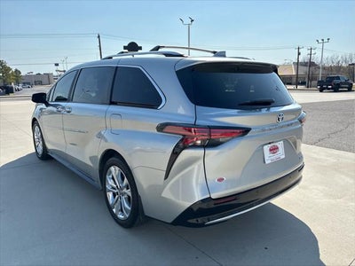 2024 Toyota Sienna Platinum