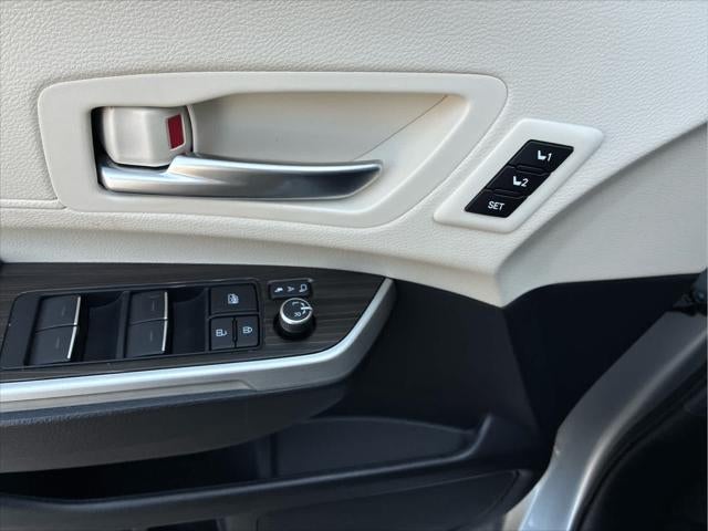 2024 Toyota Sienna Platinum