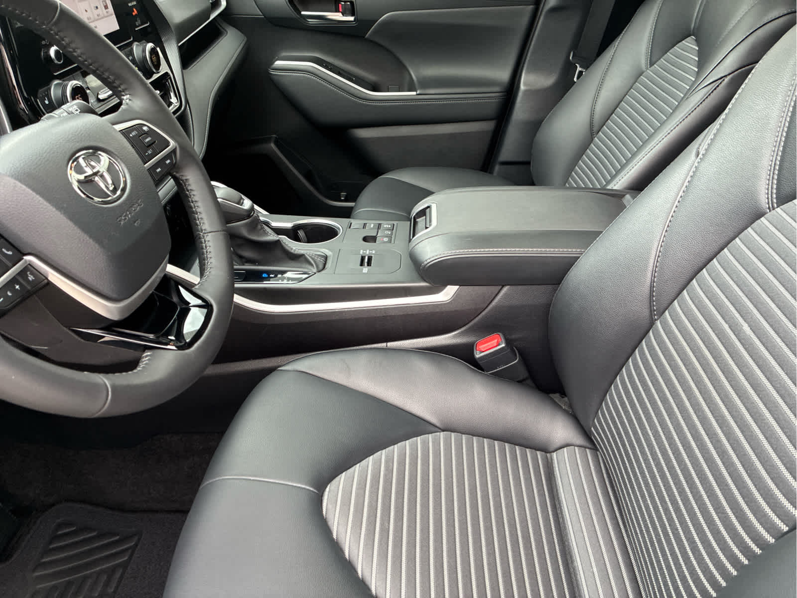 2024 Toyota Highlander XSE