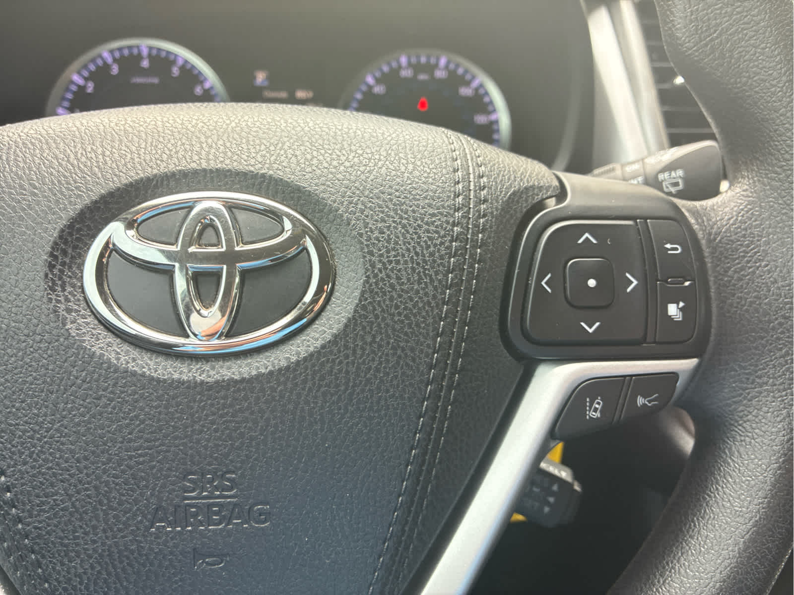 2017 Toyota Highlander LE