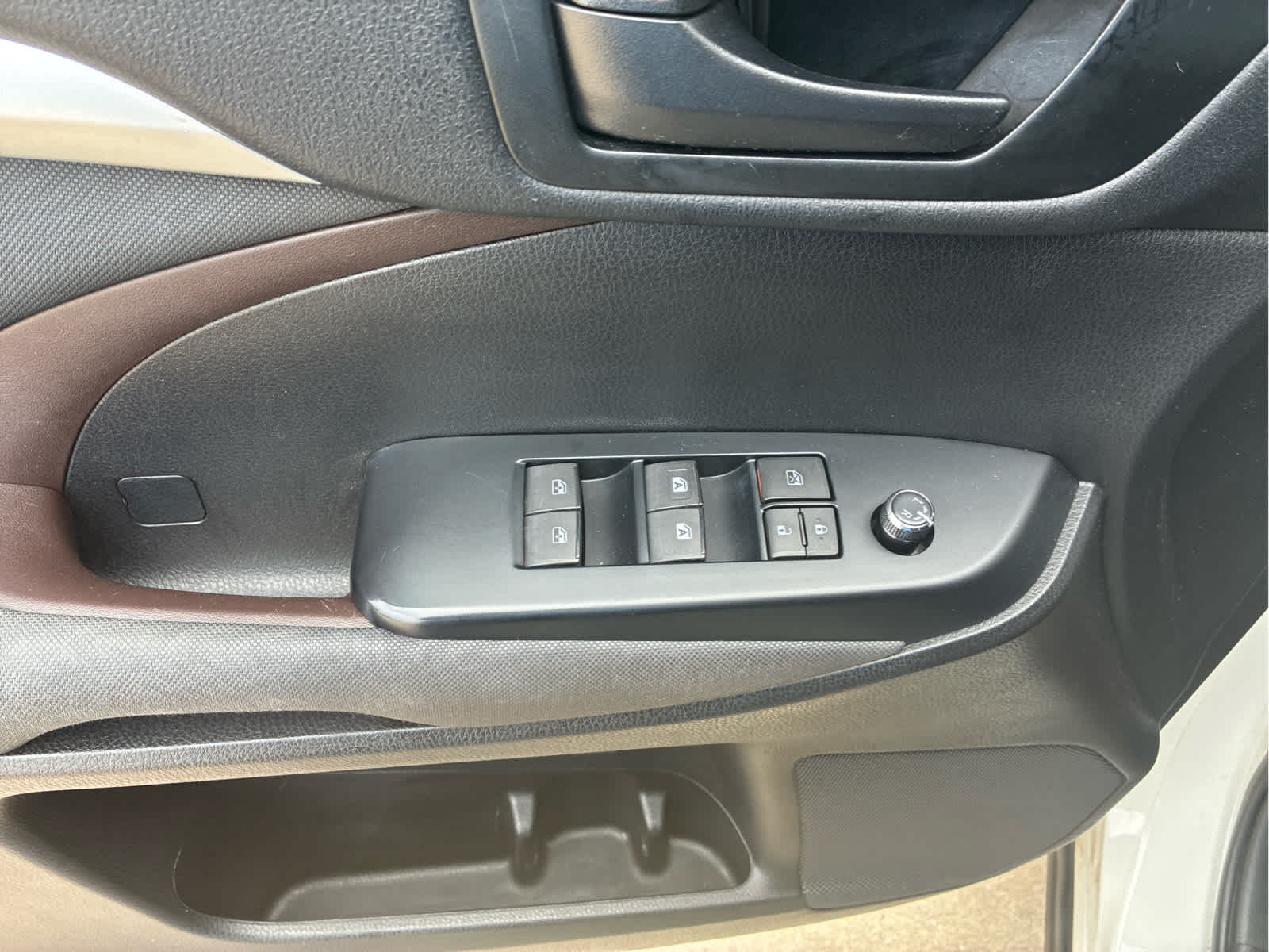 2017 Toyota Highlander LE