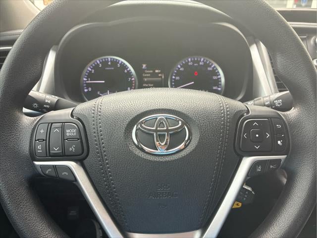 2017 Toyota Highlander LE