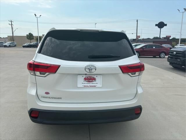 2017 Toyota Highlander LE