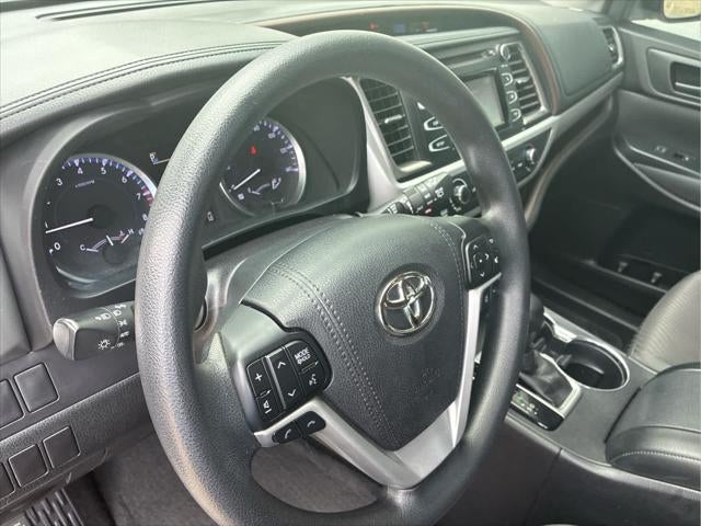 2017 Toyota Highlander LE