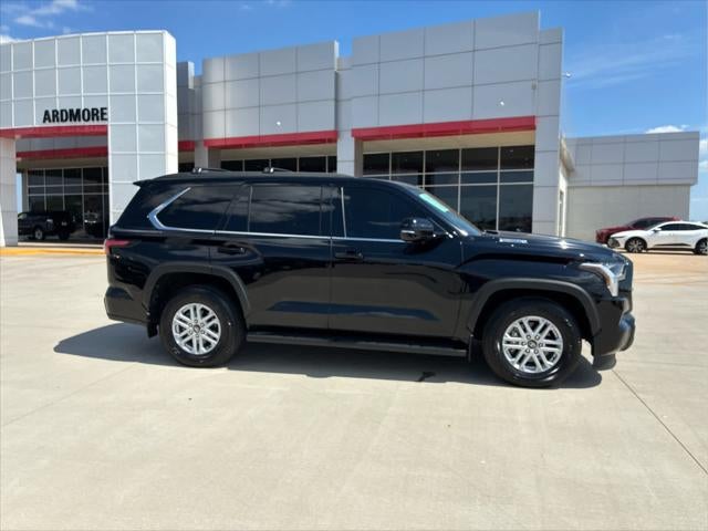 2025 Toyota Sequoia SR5