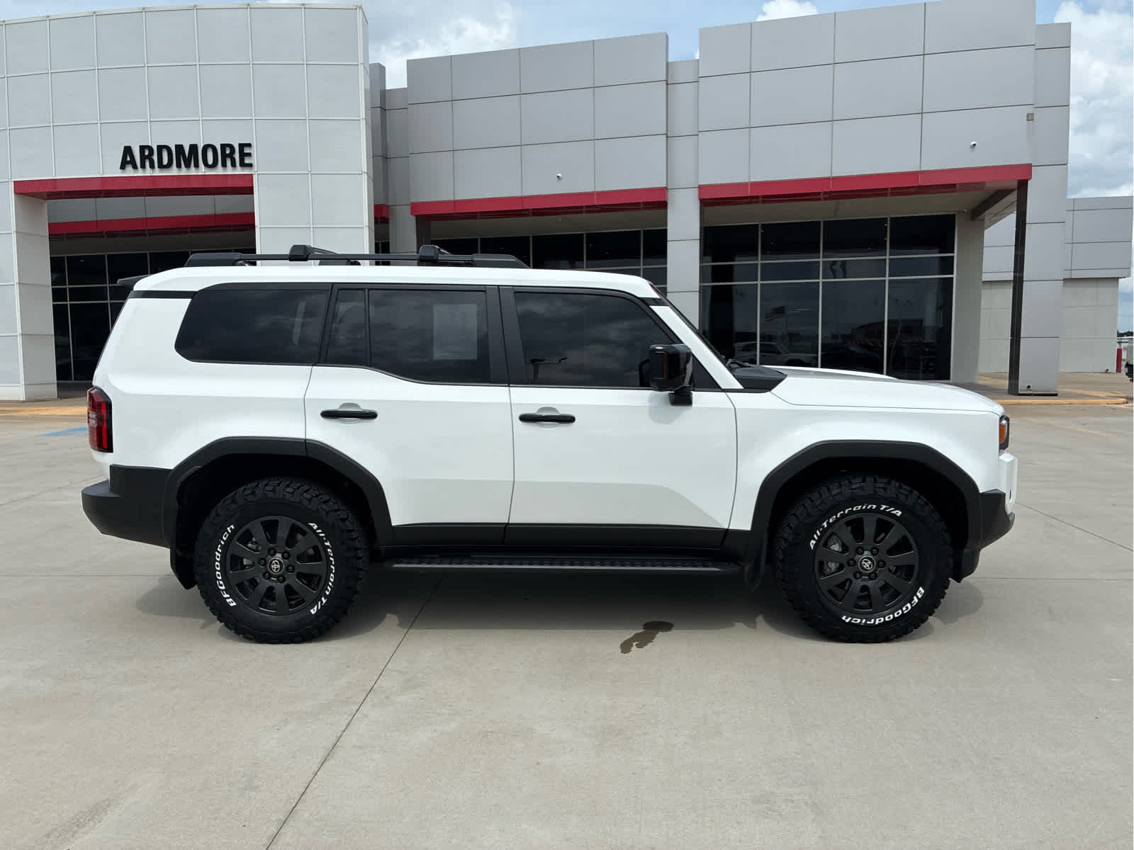 2025 Toyota Land Cruiser 4WD (Natl)