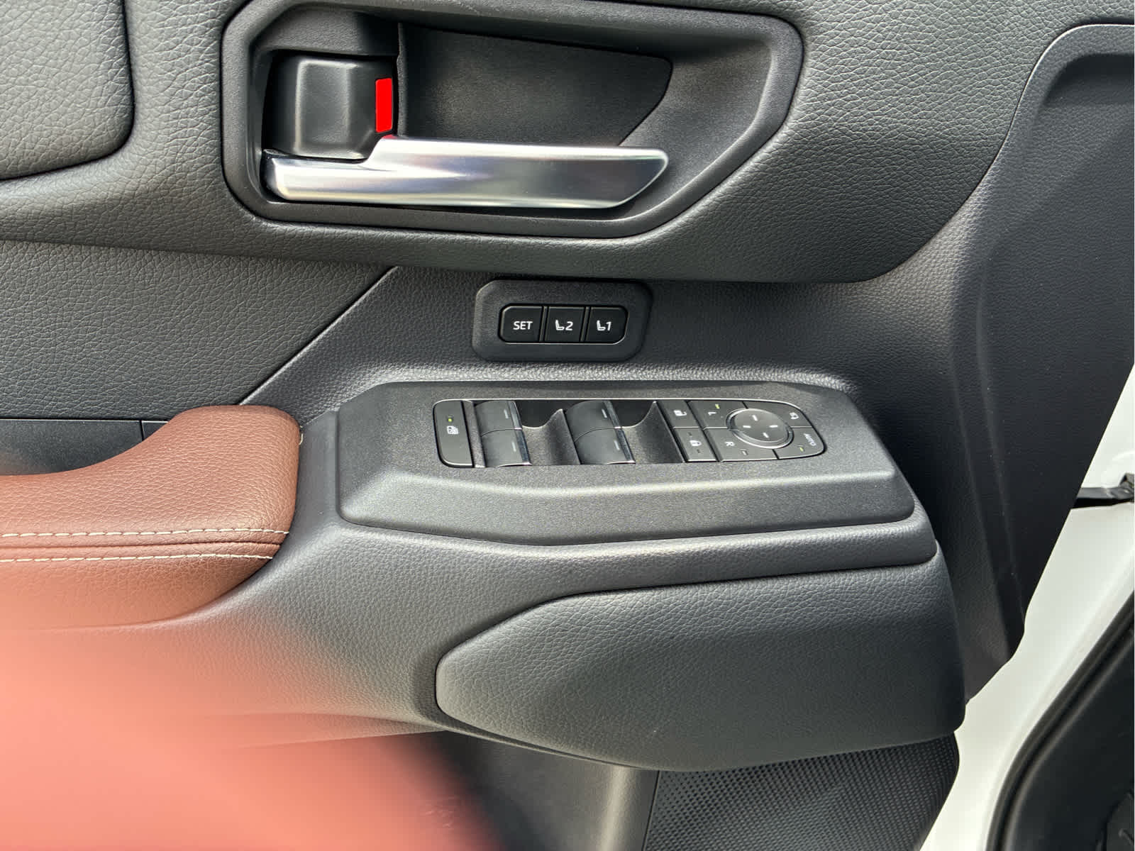 2025 Toyota Land Cruiser 4WD (Natl)