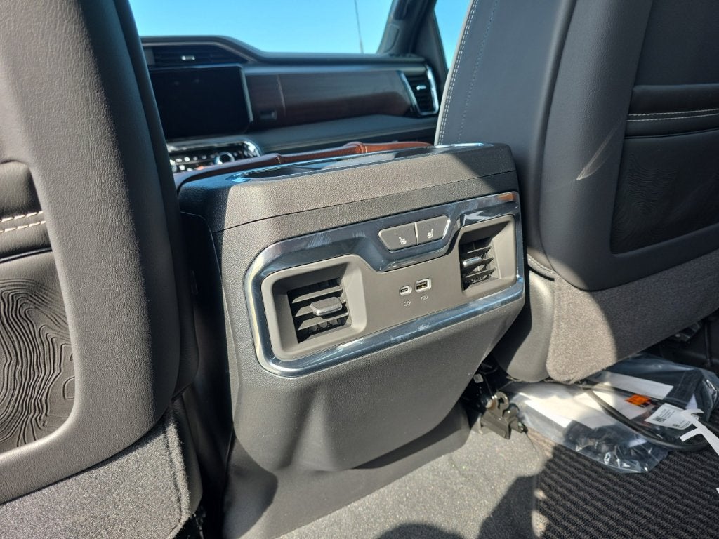 2026 GMC Sierra 3500 HD Denali Ultimate DRW