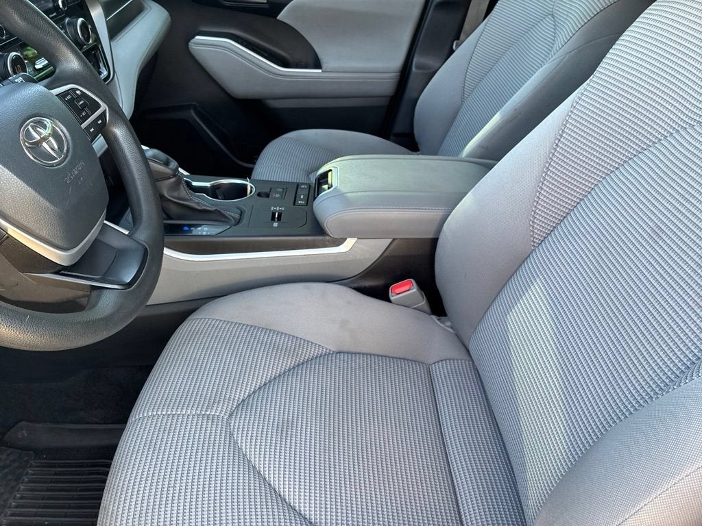 2022 Toyota Highlander L