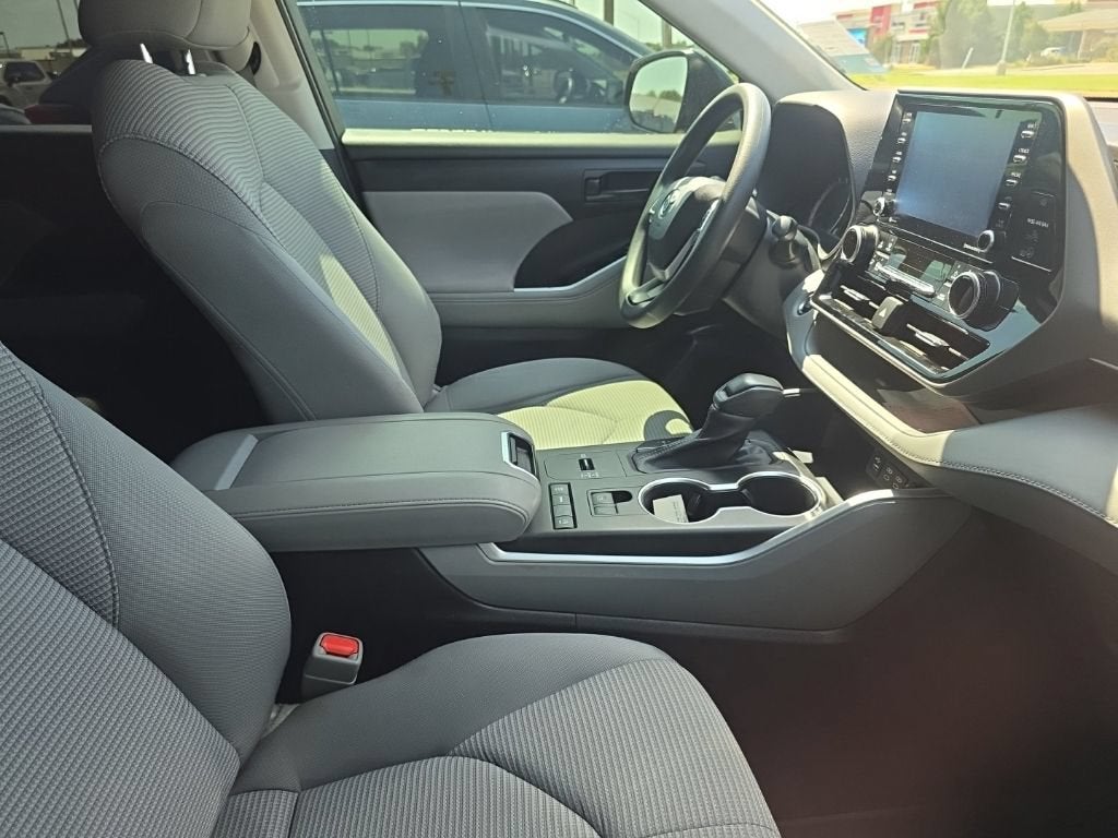 2022 Toyota Highlander L