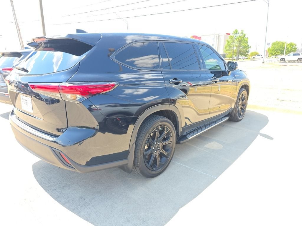 2022 Toyota Highlander L
