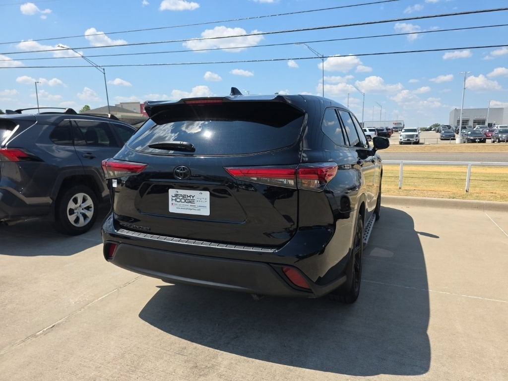 2022 Toyota Highlander L